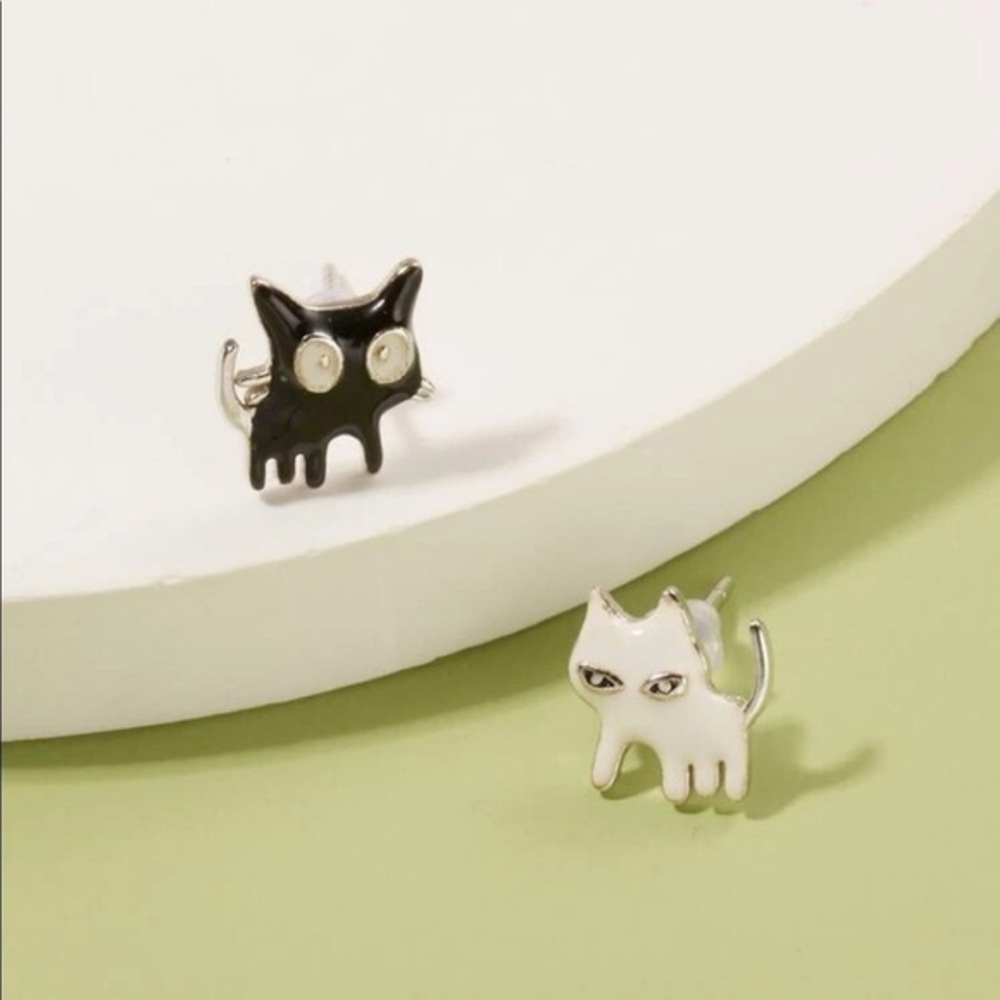 Kawaii Cartoon Cat Studs